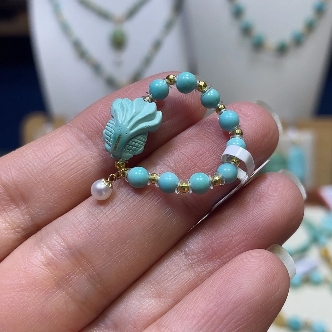 绿松石18K金镶嵌戒指