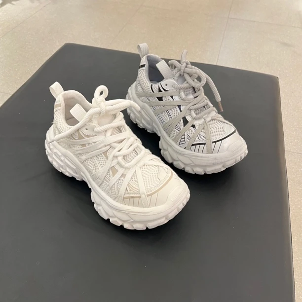 波斐女款 25 年新款 老爹鞋 422-423
