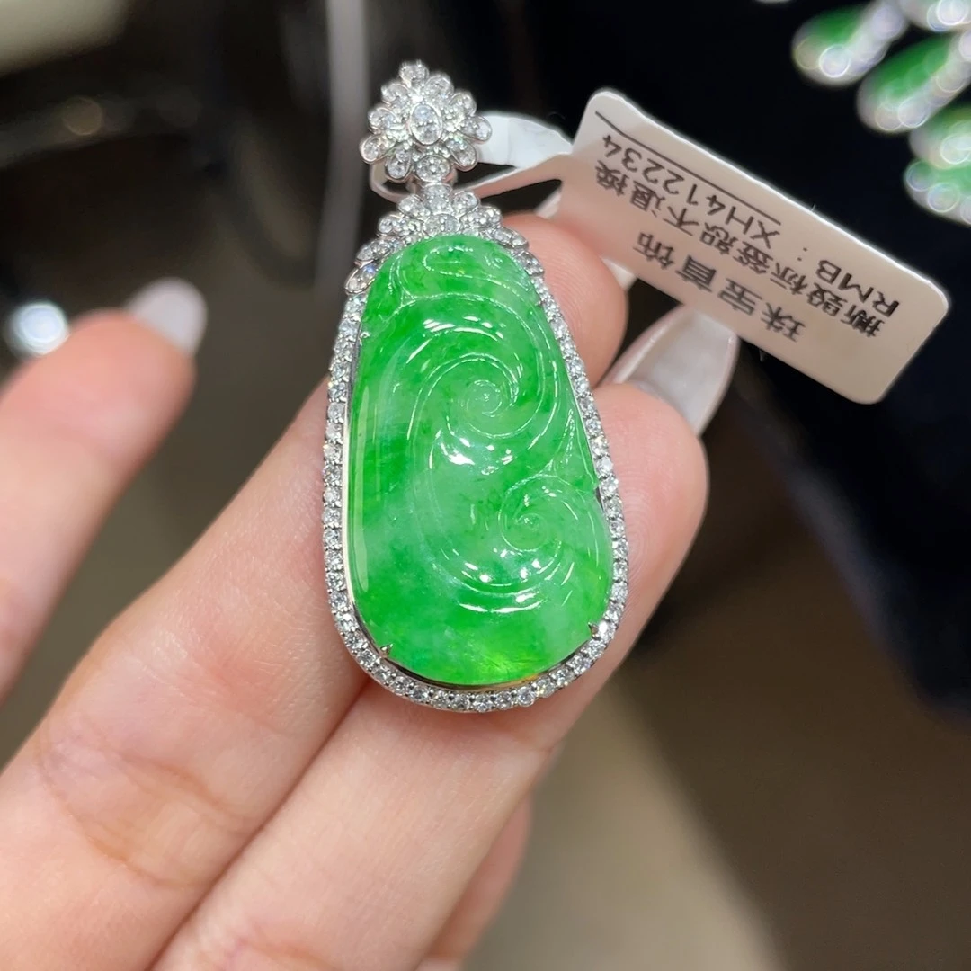 翡翠颈饰18K金镶嵌天然缅甸翡翠a货