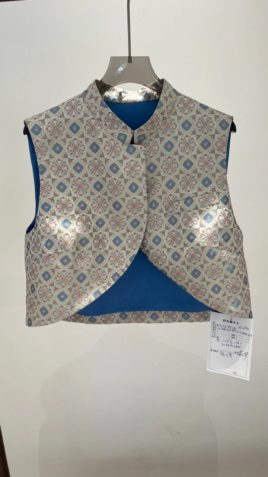 大满家上久楷杏黄地五彩团龙凤狮松紧桑蚕丝立领马甲国风新中式