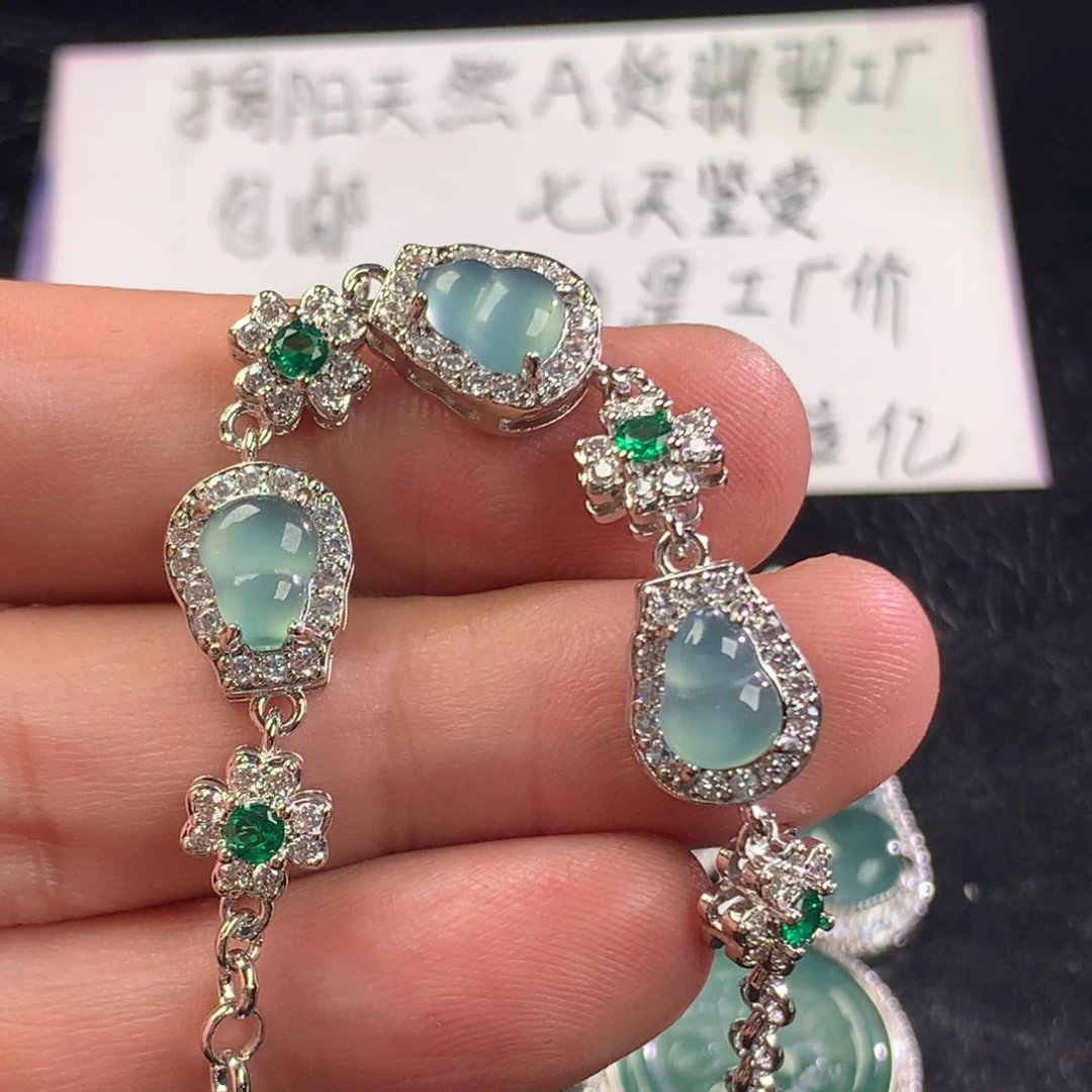 翡翠未镶嵌颈饰葫芦手链