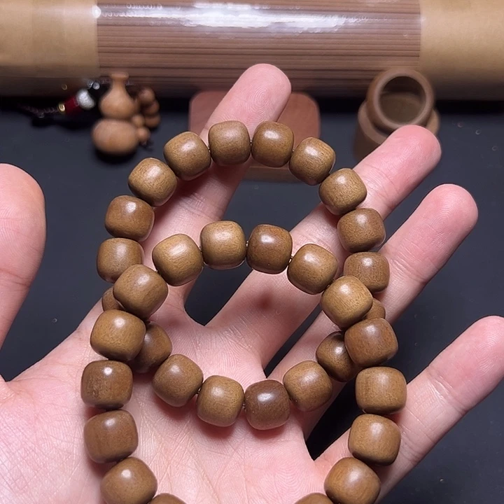 檀香木迈索尔11*12顺纹沉水级
