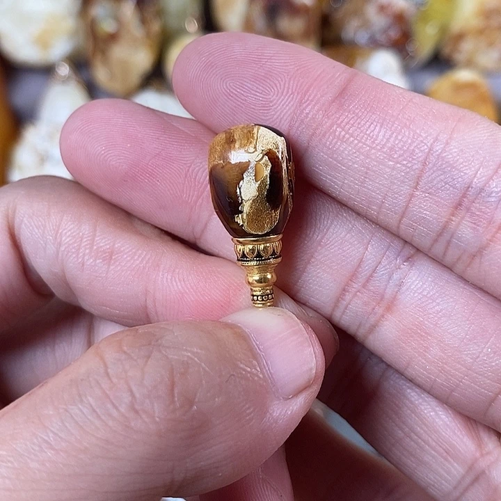 努***1裸石琥珀未镶嵌我