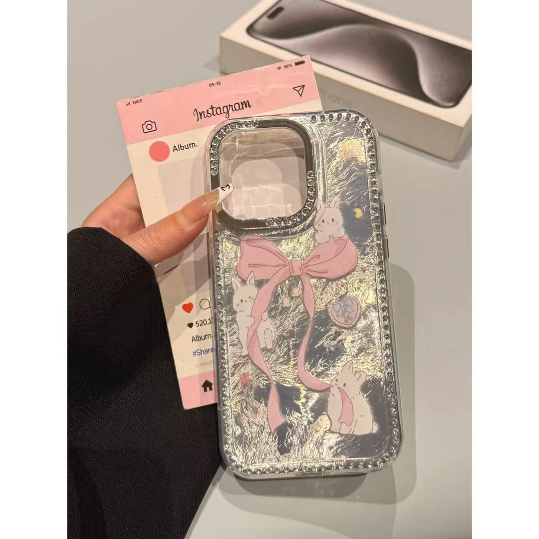 可爱丝带蝴蝶结小兔闪钻边框适于苹果16pro/15/14/13全包手机壳