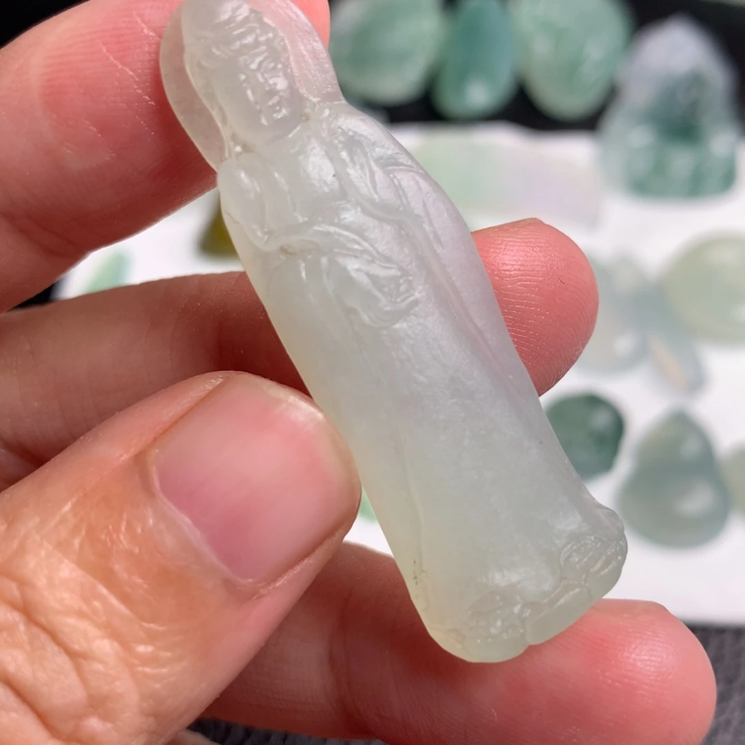 未镶嵌定制翡翠站观音