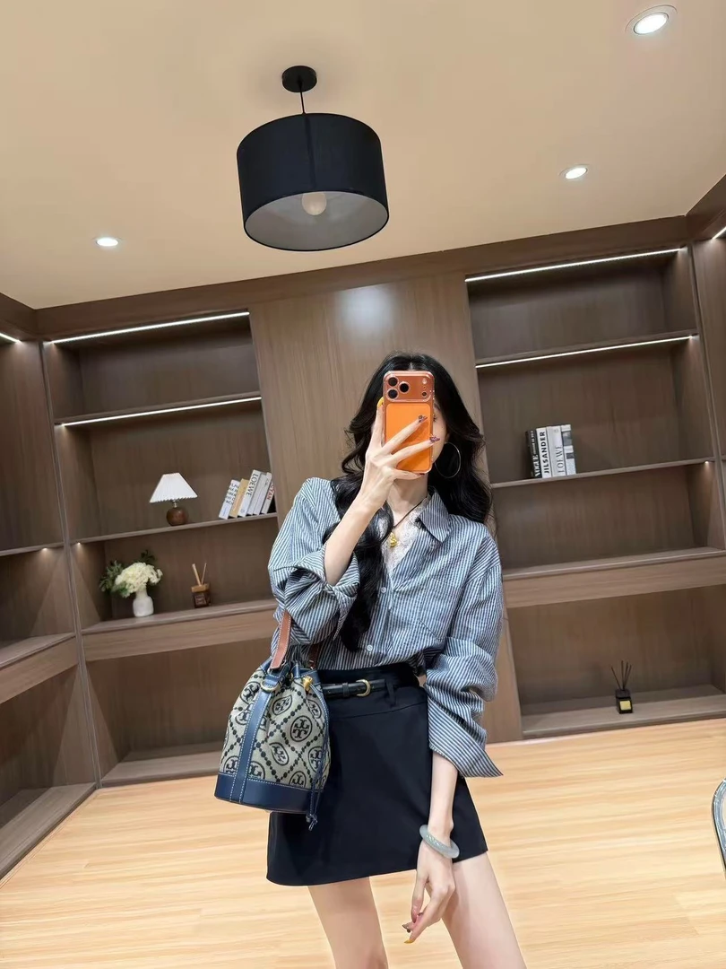 2025秋季新款韩系通勤翻领蕾丝拼接条纹衬衫高腰半身裙两件套装