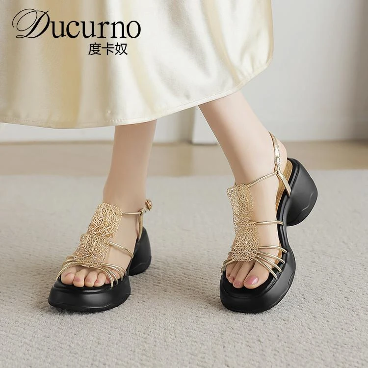 DUCURNO镂空轻奢厚底松糕鞋女2025款露趾凉鞋软底舒适休闲罗马鞋