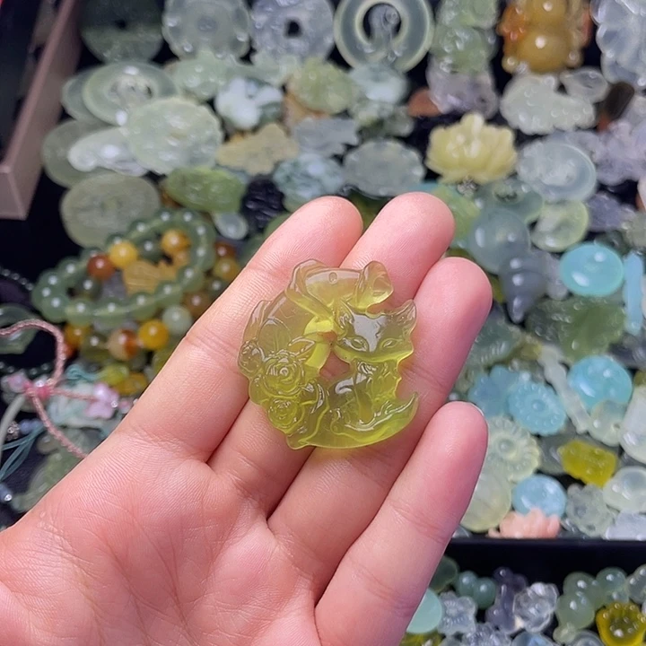 蛇纹石玉合金颈饰月亮狐