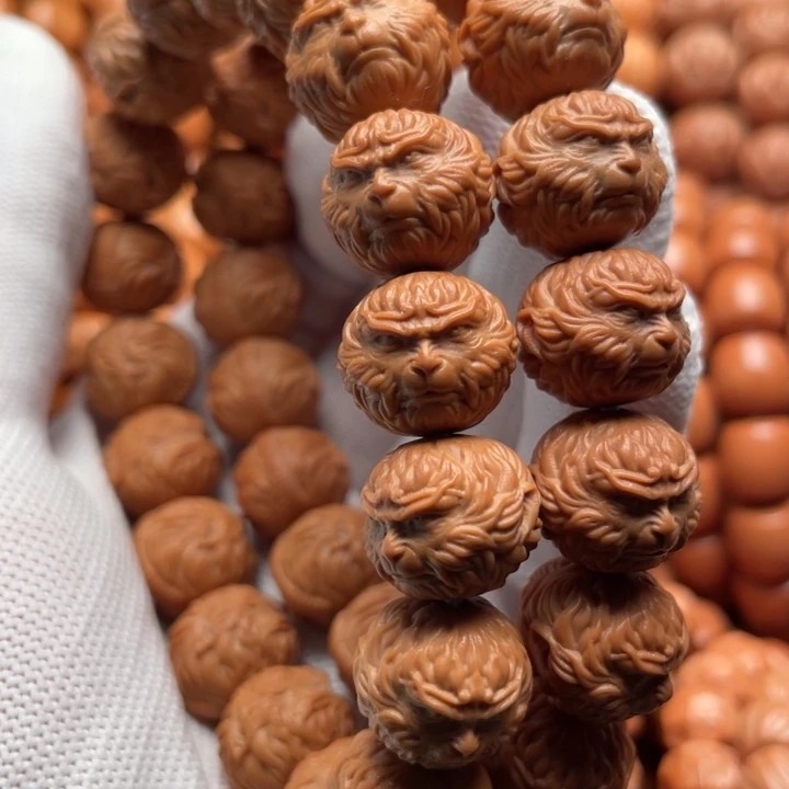 猴头核桃吊坠老**。斗战胜佛