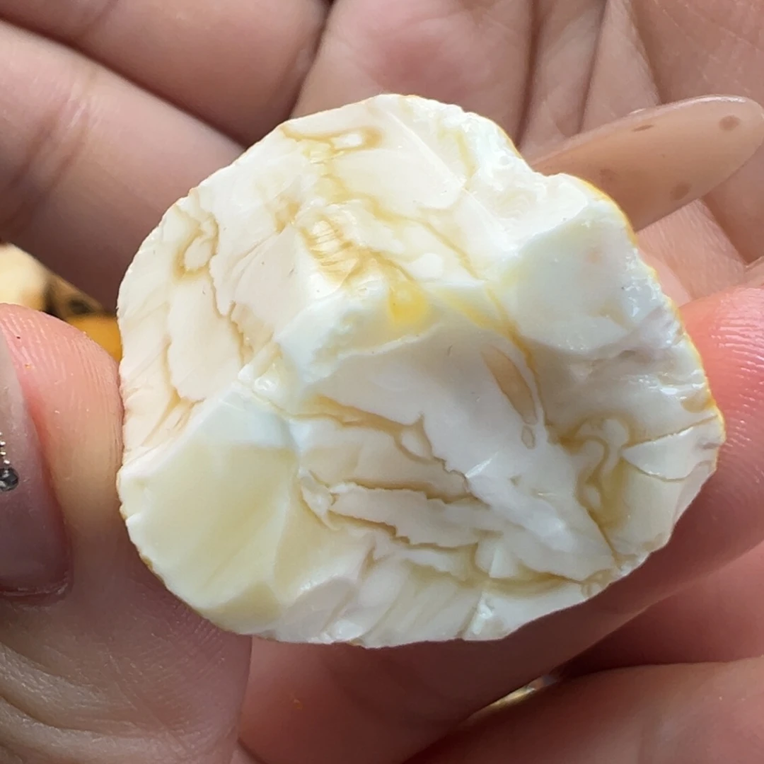 定制琥珀未镶嵌蜜蜡