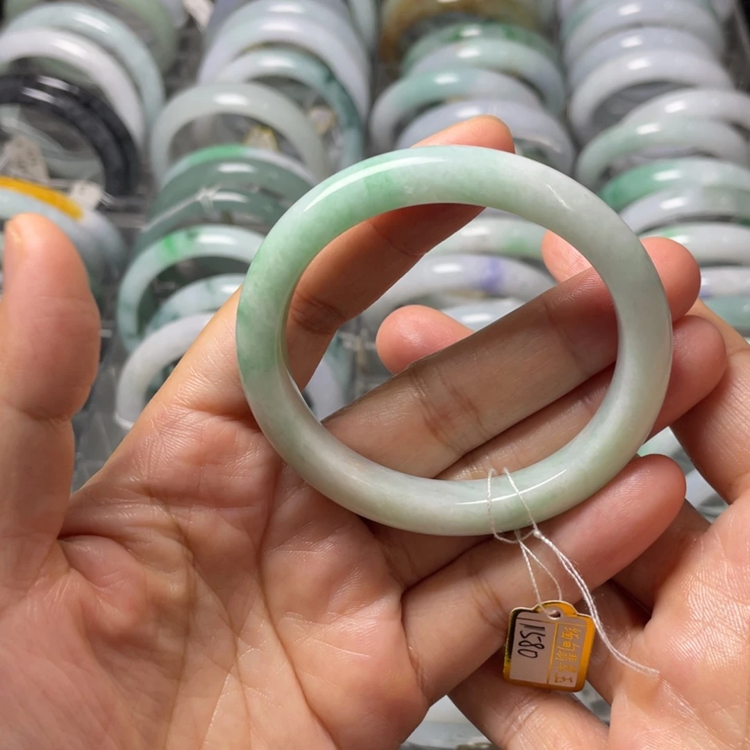 翡翠未镶嵌手镯贵妃手镯