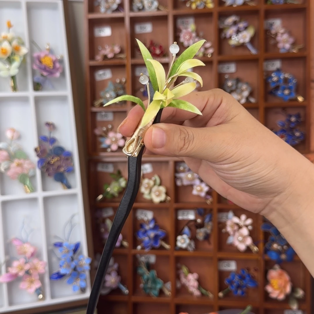 皮质铁合金非遗绒花发簪
