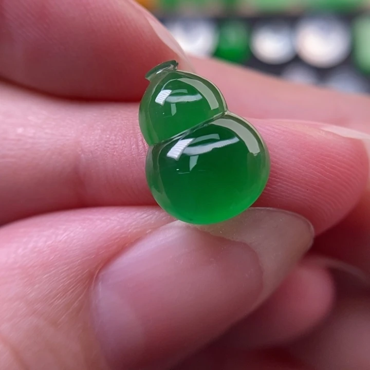 只***莲定制翡翠未镶嵌翡翠