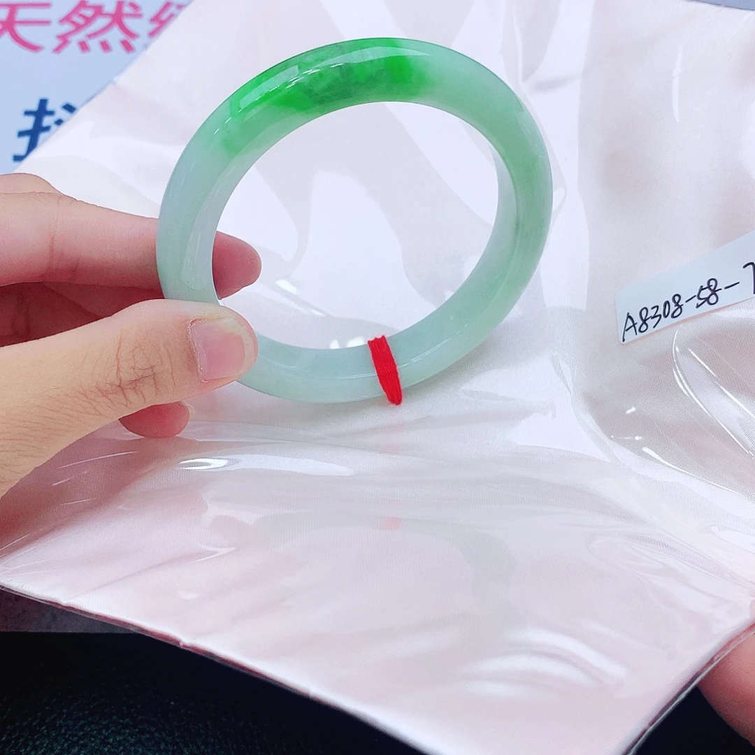 翡翠未镶嵌手镯我