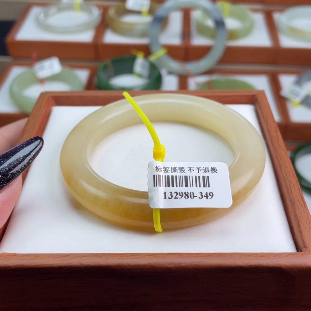 【闪购商品】未镶嵌手镯和田玉52.8