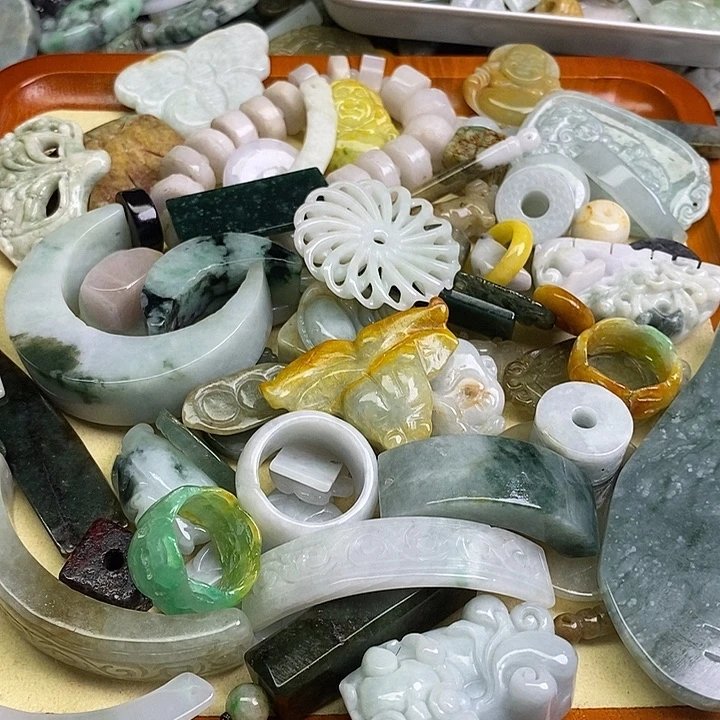 翡翠未镶嵌颈饰天然翡翠1