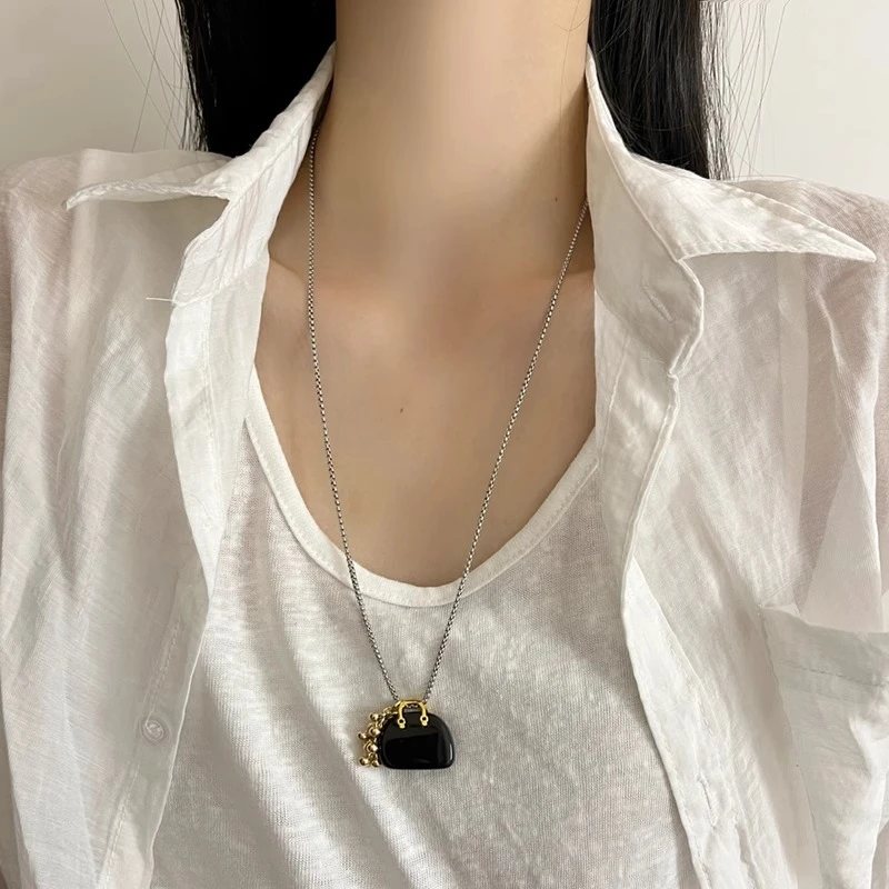 钛钢项链 包包葡萄串吊坠项链女小众设计感时尚百搭长款项链