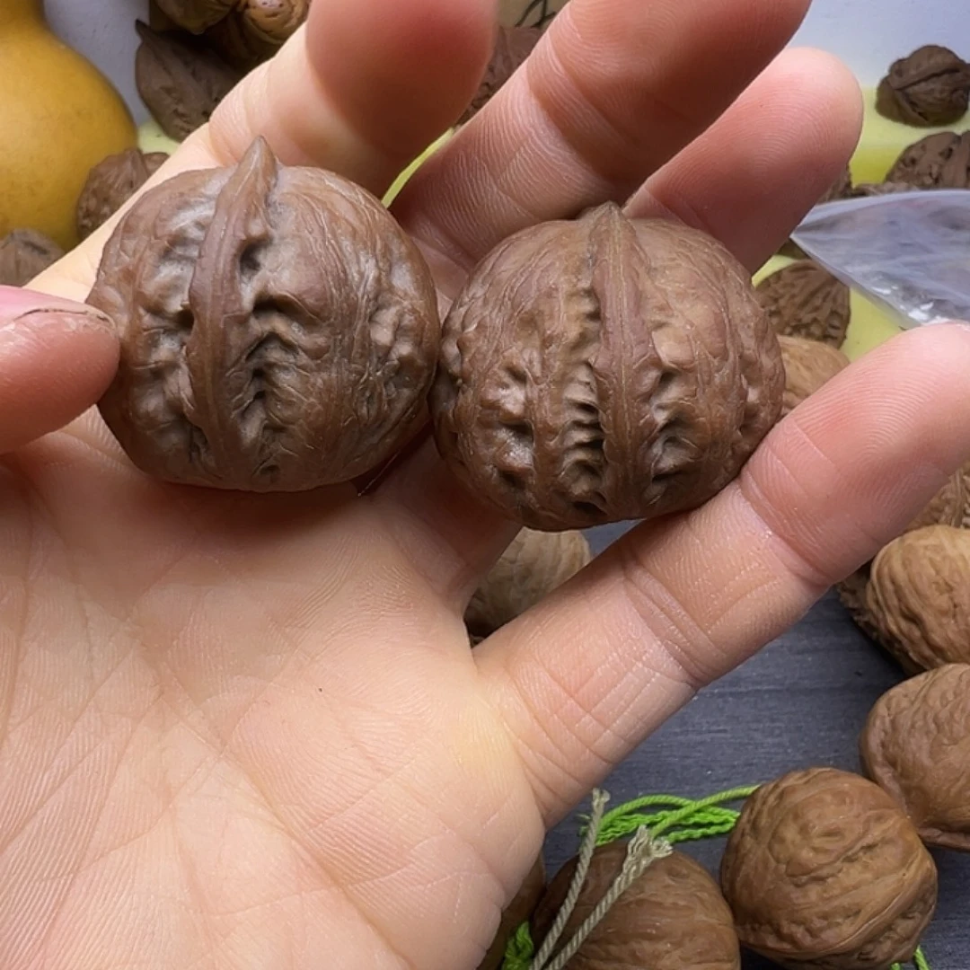 M***n猴头核桃吊坠京八棱