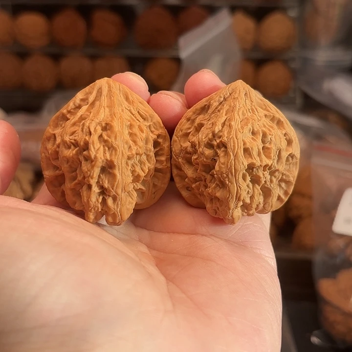 1文玩核桃火焰马蹄41-451