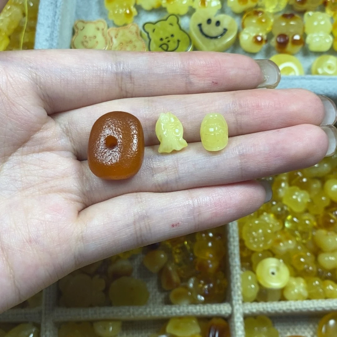 未镶嵌琥珀裸石H*藏扣鱼富甲