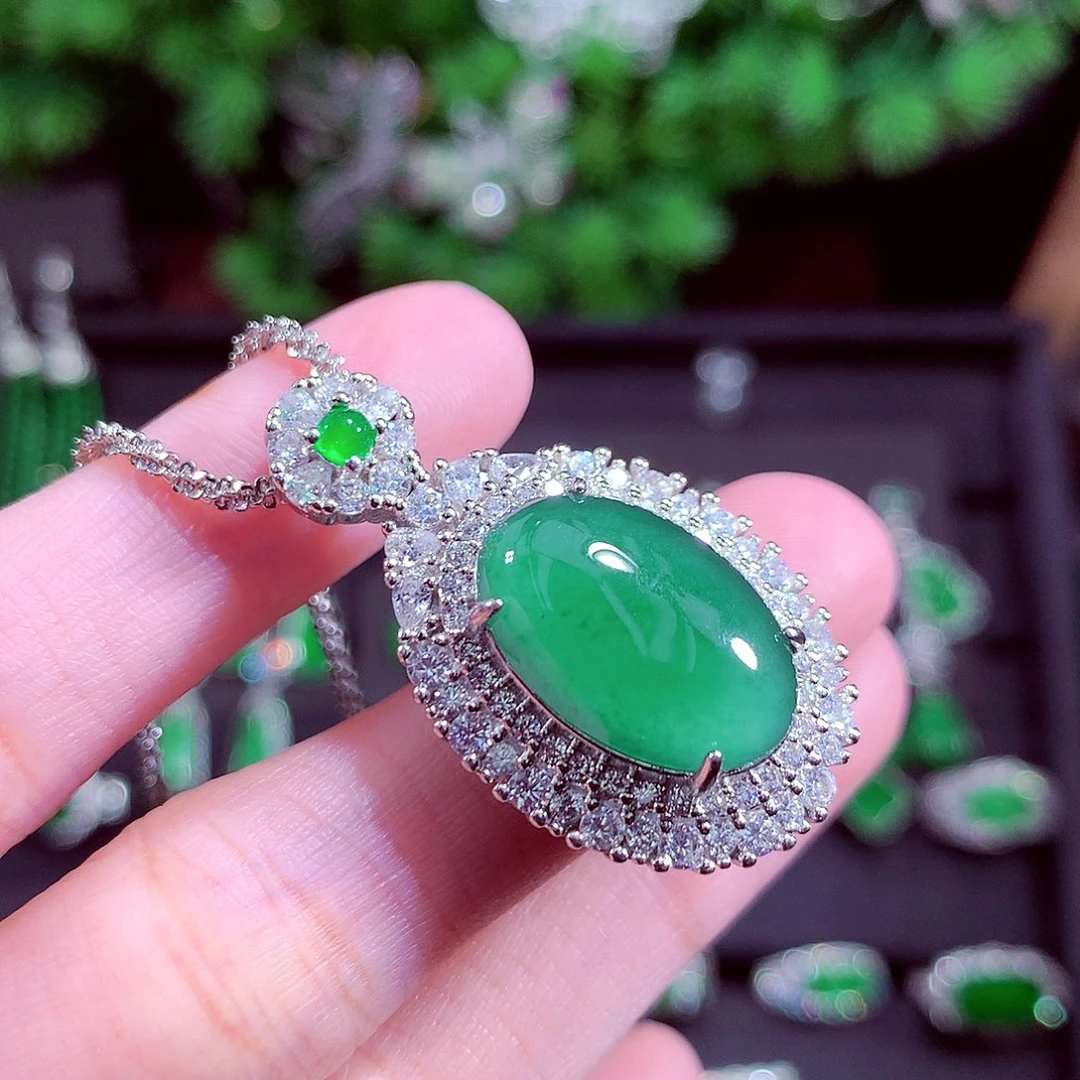 颈饰未镶嵌翡翠天然