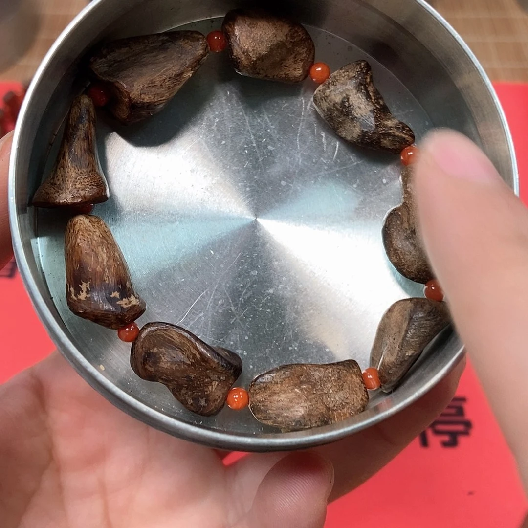 手串沉香富森红土留疤11克