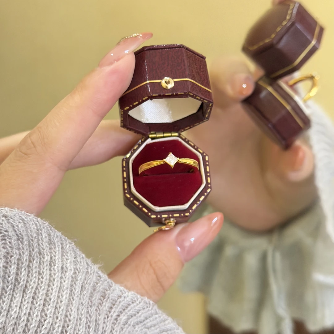 足金999 净金重0.64 15号6D公主方白色