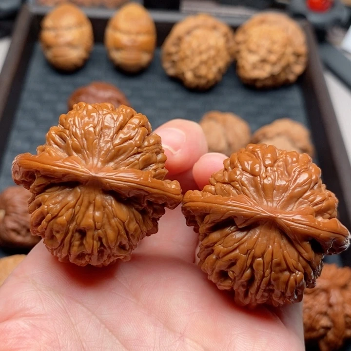 沐***邱文玩核桃把件楼子