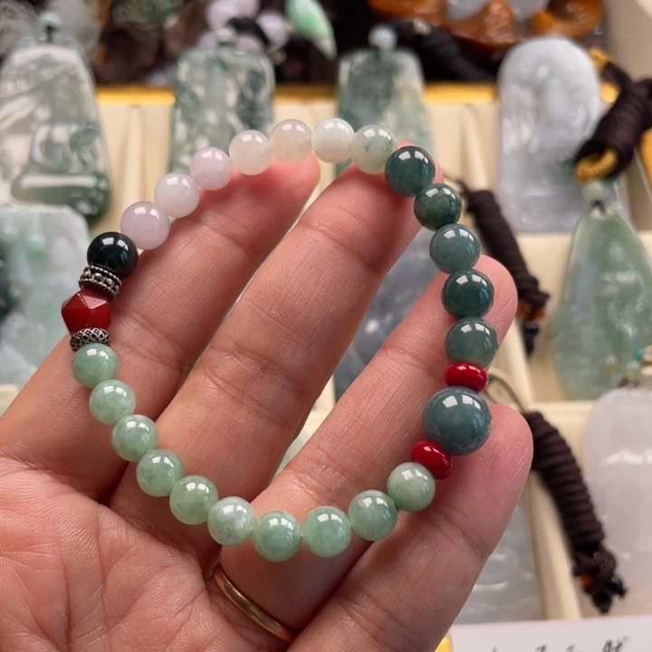 翡翠未镶嵌颈饰玉