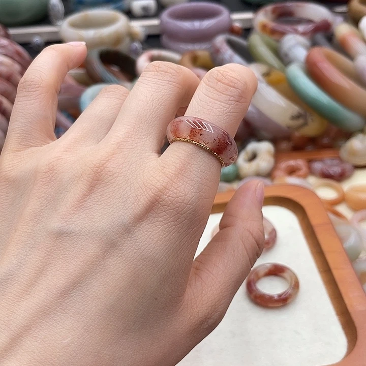 石英质玉圈口18未镶嵌三****立