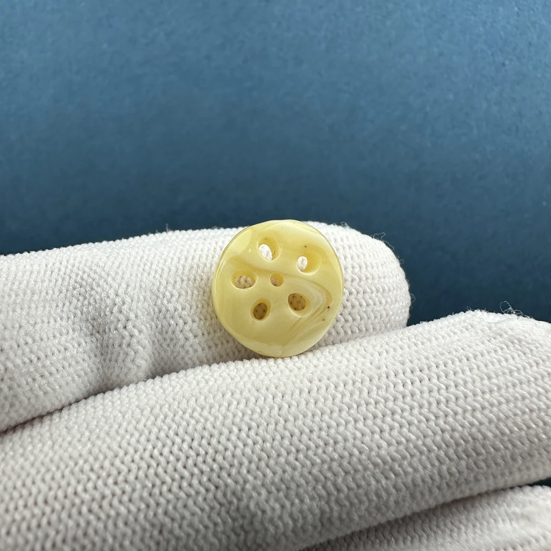 B8119天然矿源蜜蜡 瑕疵特价 藕片14*4mm支持鉴定假一罚十