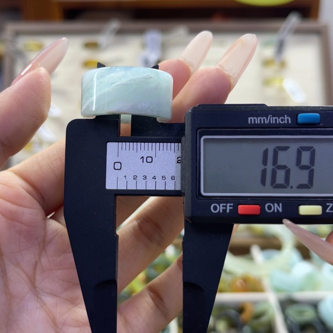 蛇纹石玉未镶嵌手镯174