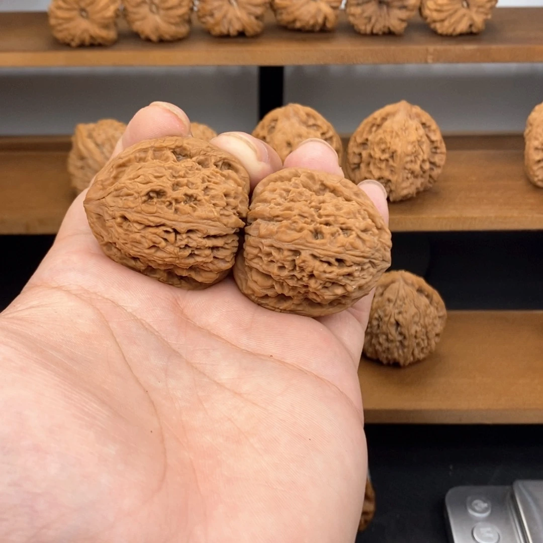 文玩核桃把件37南疆石（三角（39.6克