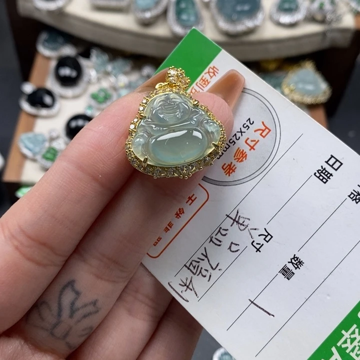 翡翠颈饰未镶嵌翡翠