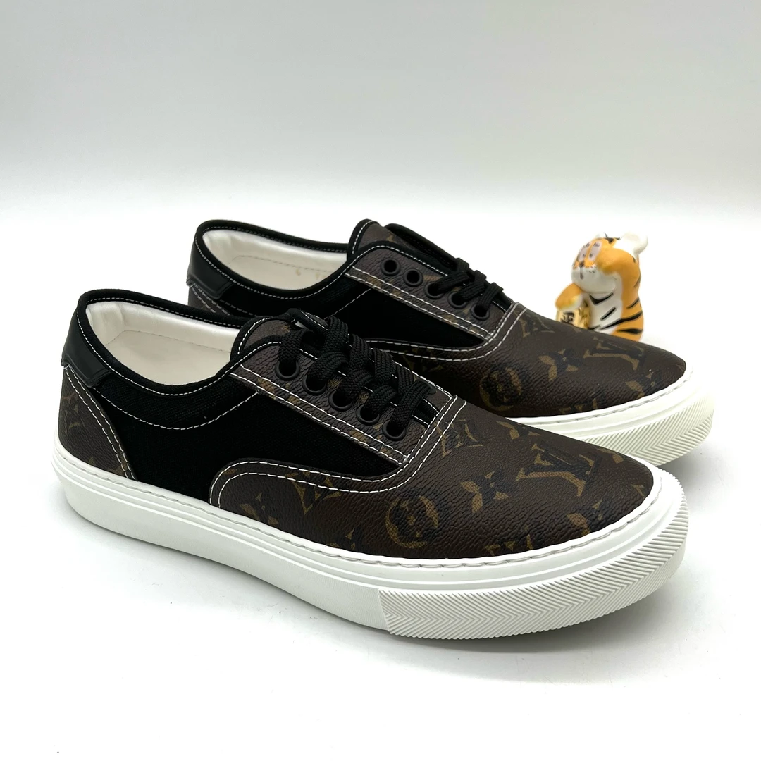 未使用 LouisVuitton/路易威登 棕色老花系带 路易威登板鞋 40码