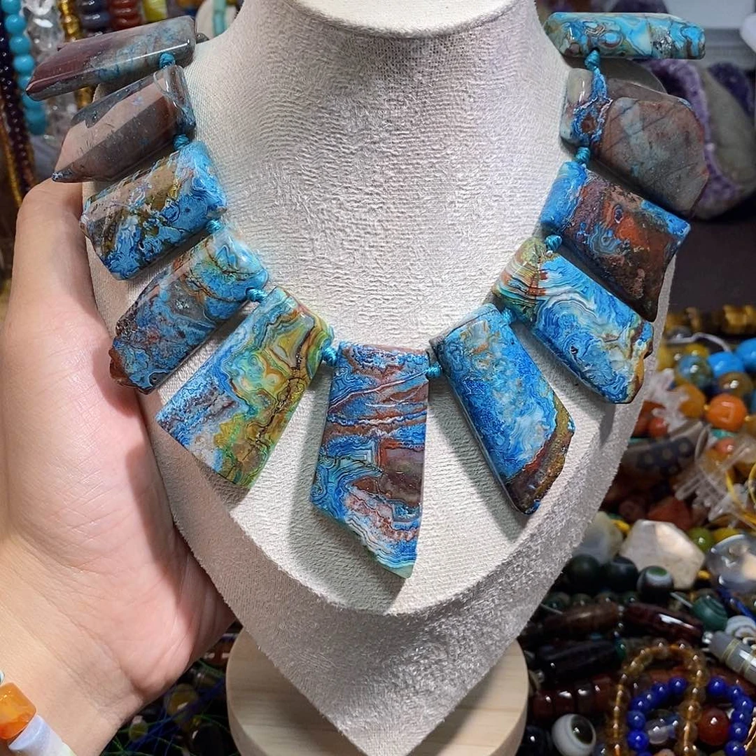 么***哒石英质玉未镶嵌，马达加斯加海洋蓝玛瑙，