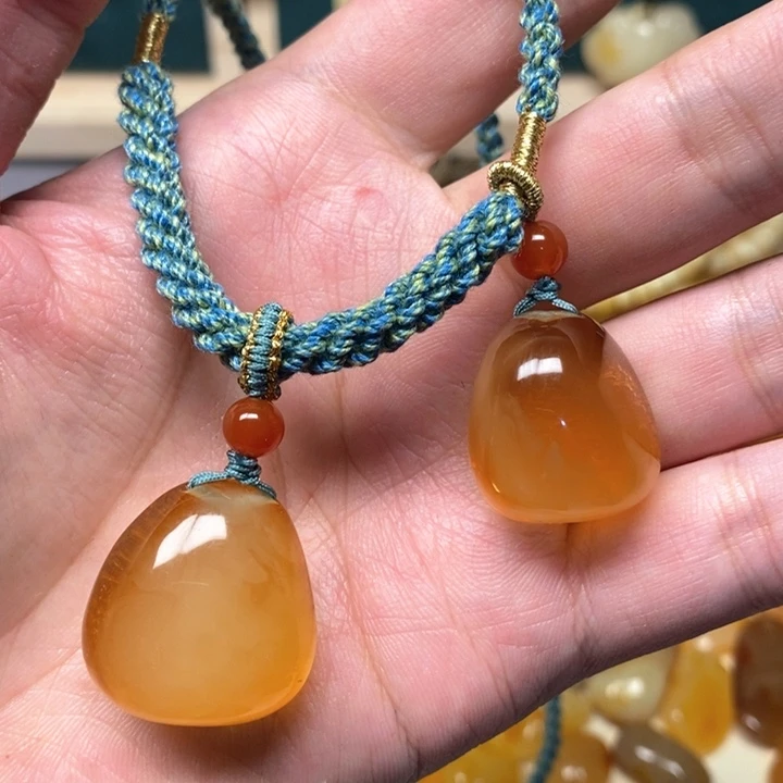 蜜蜡珠宝奇石未镶嵌