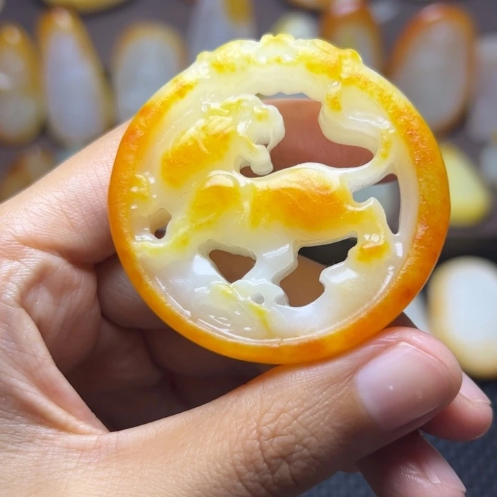 颈饰未镶嵌和田玉