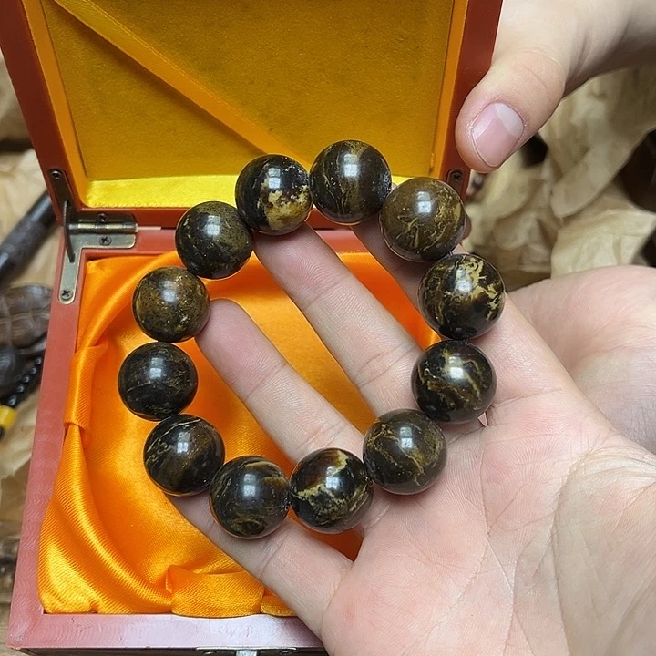 大叶紫檀（黑酸枝木类）
