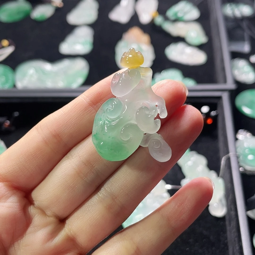 石英质玉未镶嵌吊坠(赠链)