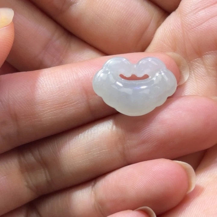 蓉***荣翡翠未镶嵌颈饰天然缅甸翡翠A货如意锁