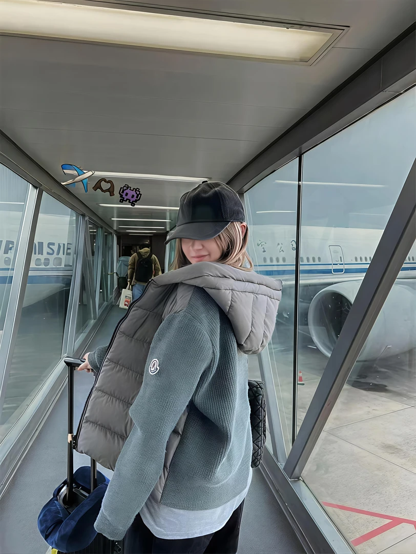 巨好看针织拼接连帽棉服女冬季2025年新款韩系气质设计感棉衣外套