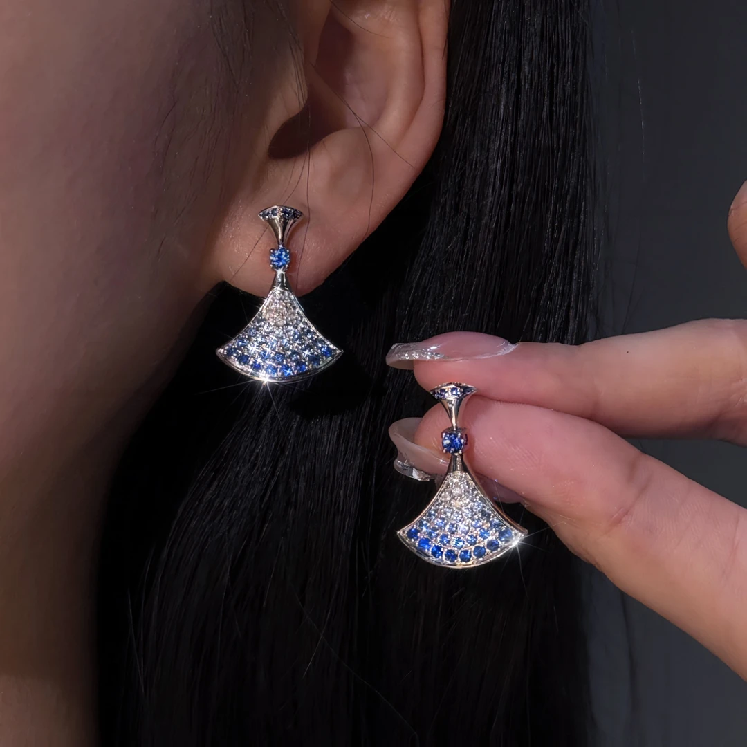 QANNA【大号蓝色裙子】18K金灵动气质高级时尚裙子钻石耳环耳钉AF