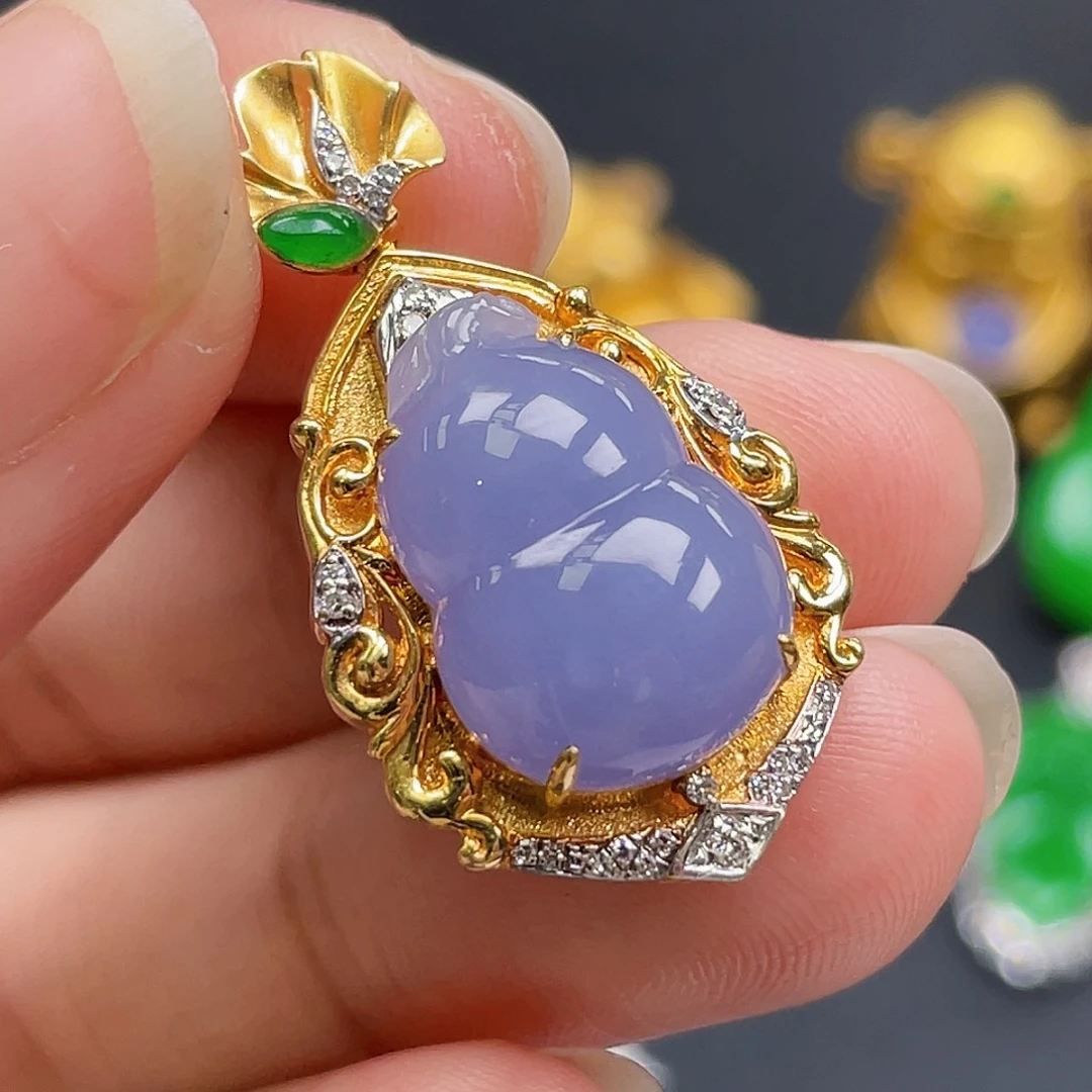 翡翠18K金镶嵌颈饰紫葫芦