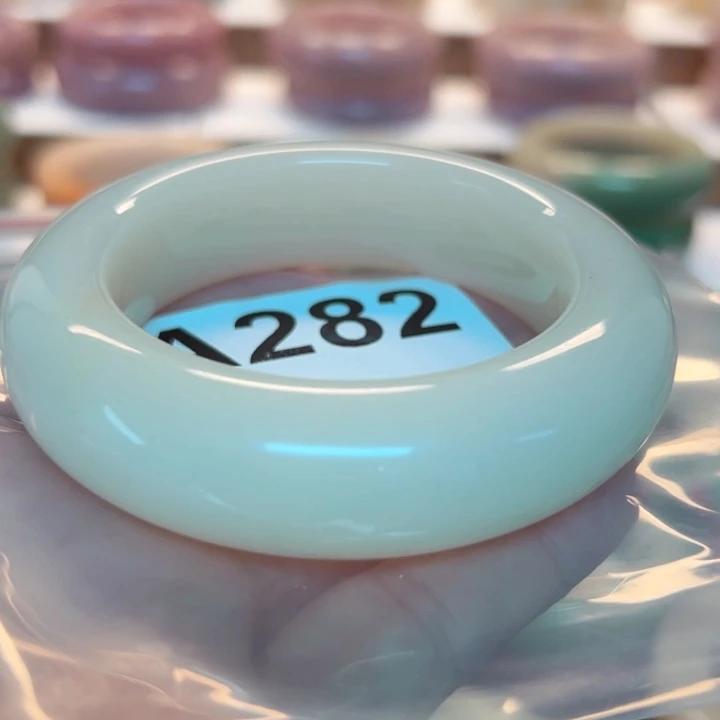 石英岩玉手镯未镶嵌