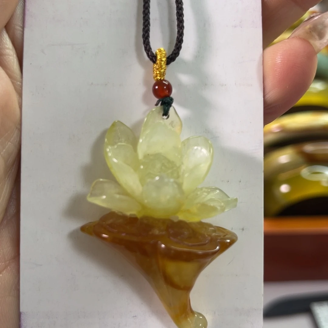 蛇纹石玉吊坠未镶嵌