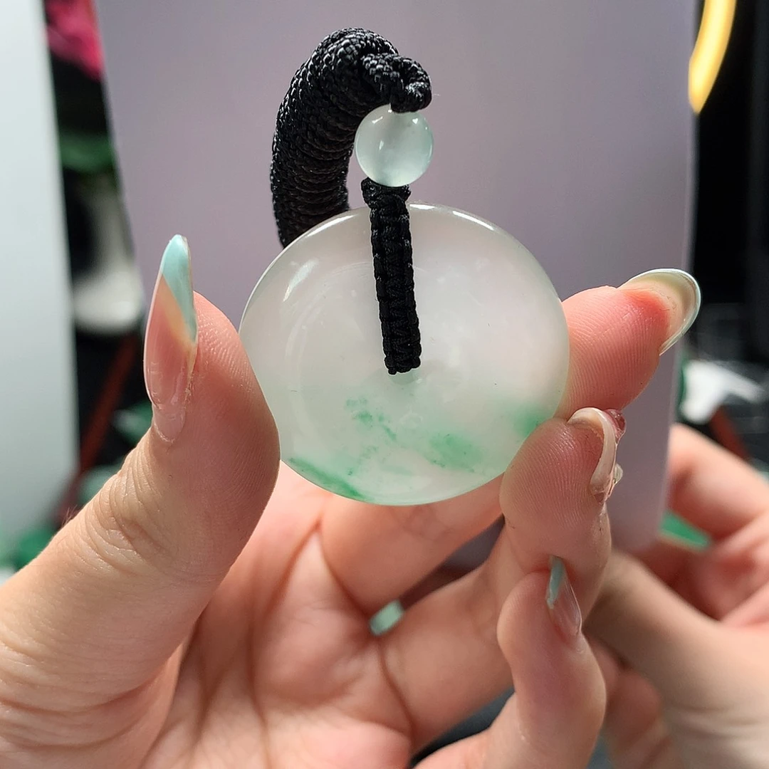 石英质玉吊坠未镶嵌手**莲