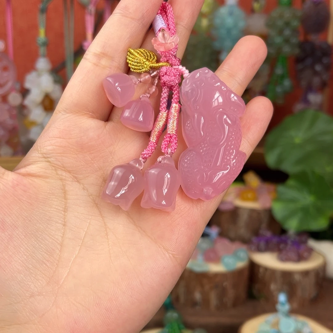 粉色貔貅钥匙挂件