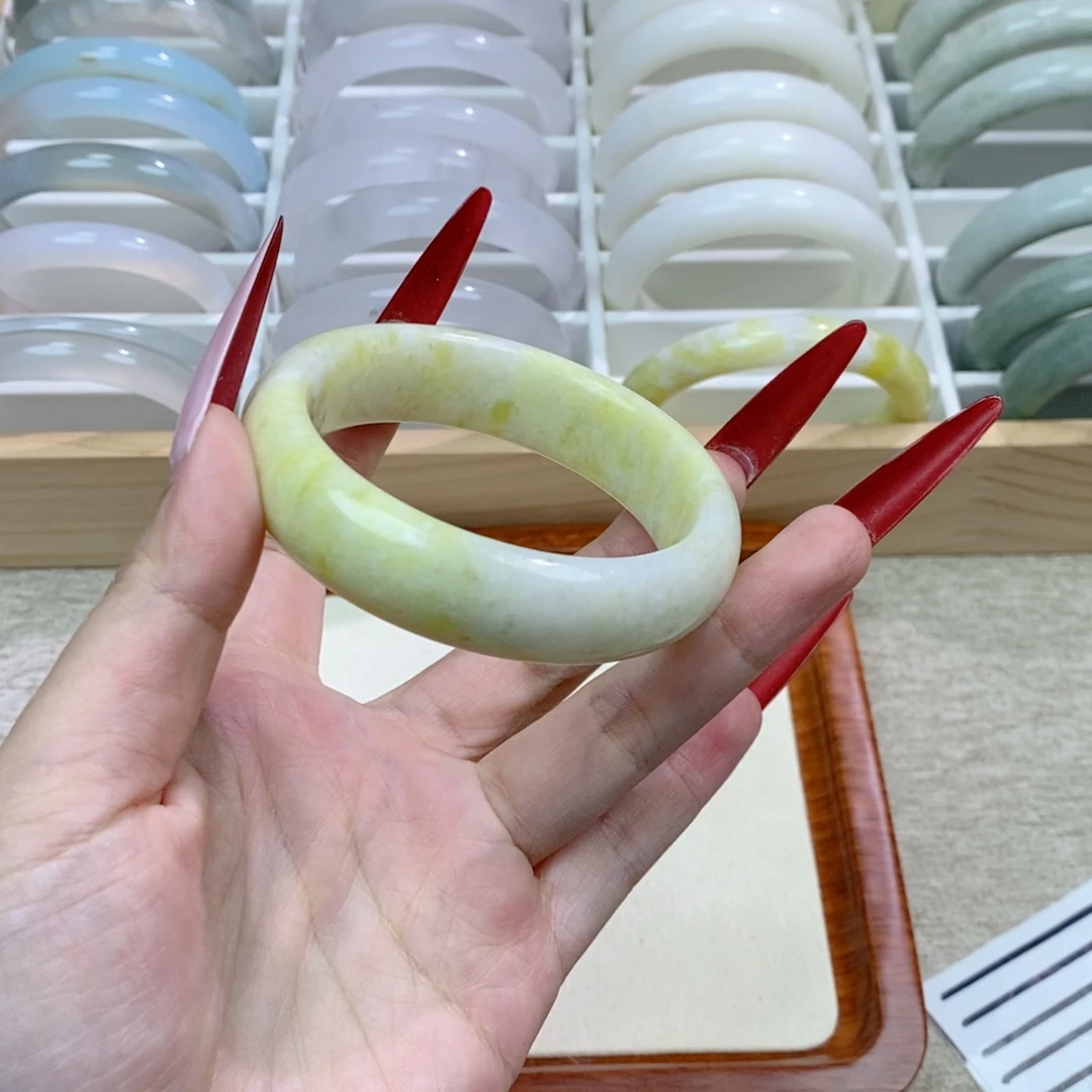 玛瑙/玉髓未镶嵌手镯54.2