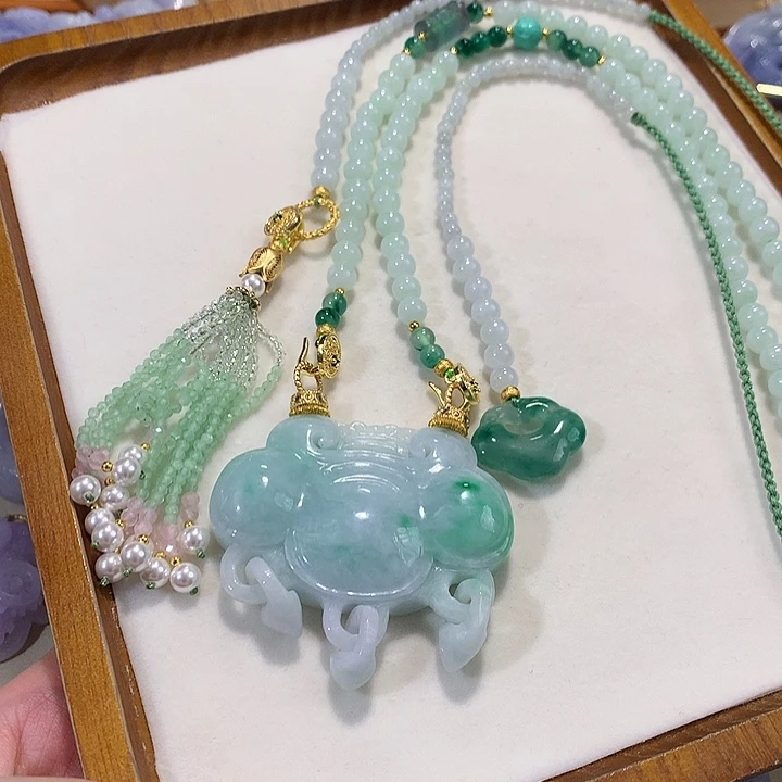 翡翠未镶嵌颈饰翡翠吊坠